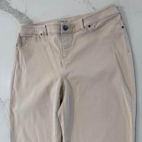Chico’s Platinum Denim Ankle Jeans Womens Size 28” StraightLeg Blush Pink/Beige - Picture 3 of 7